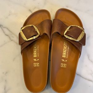 Madrid Big Buckle, Birkenstock sandals, size 40. Converts to 9-9.5, US